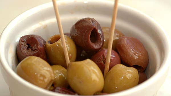 Cream Cheese and Chopped Olive Canapés