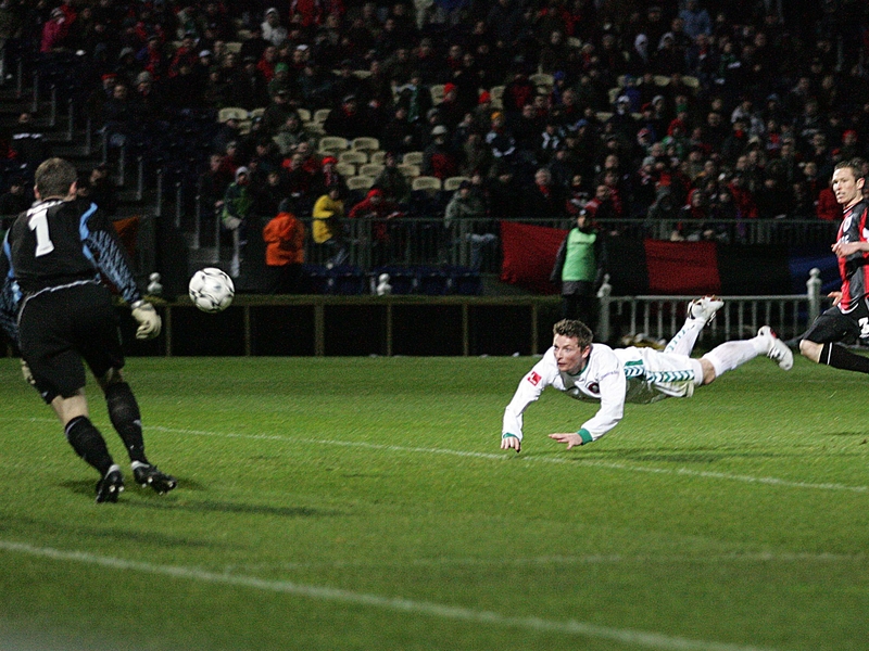 Denis Behan heads the winner at the RDS