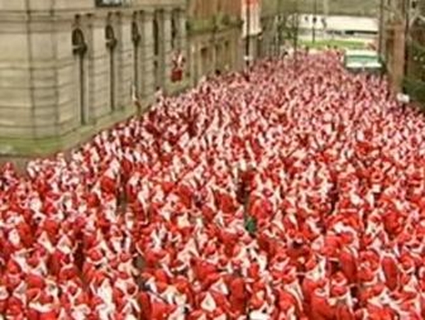 Derry - More than 10,000 Santas