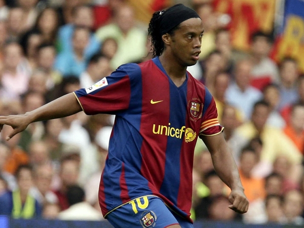 Ronaldinho could be on his way to Milan