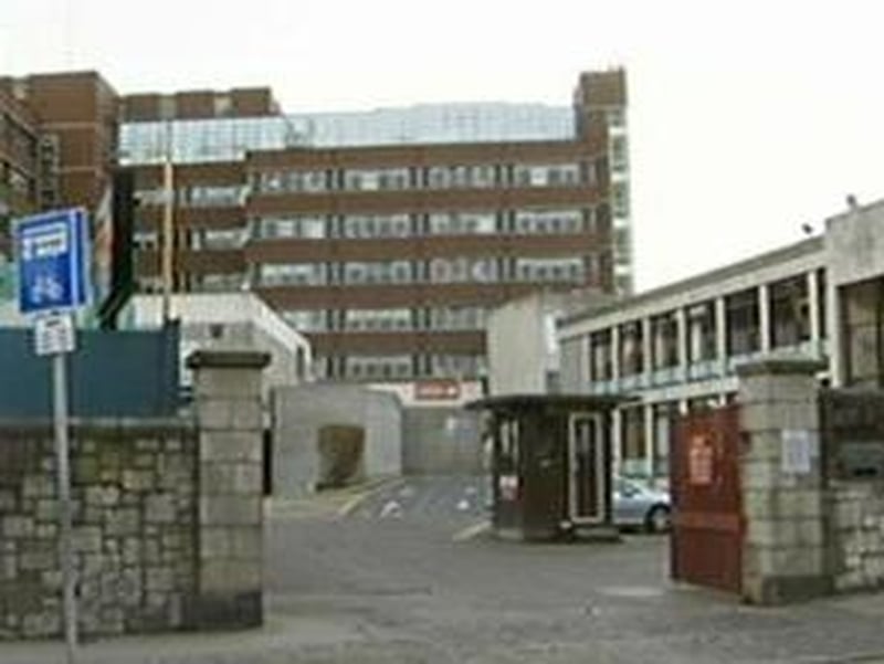 Mater Hospital - Man suffered gun shot wounds