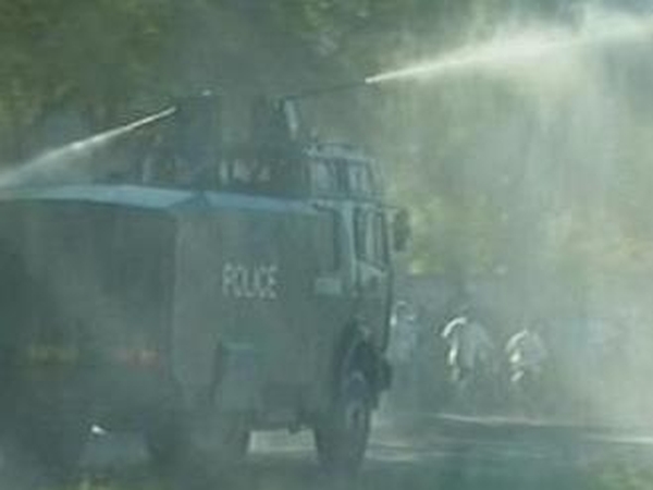 Nairobi - Police clash with demonstrators