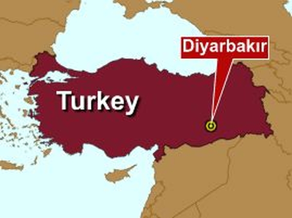 Diyarbakir - Five killed in car-bomb