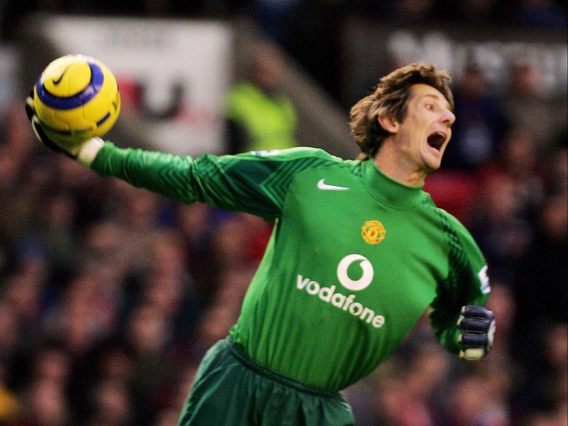 Edwin Van der Sar wants Premier League and Champions League success