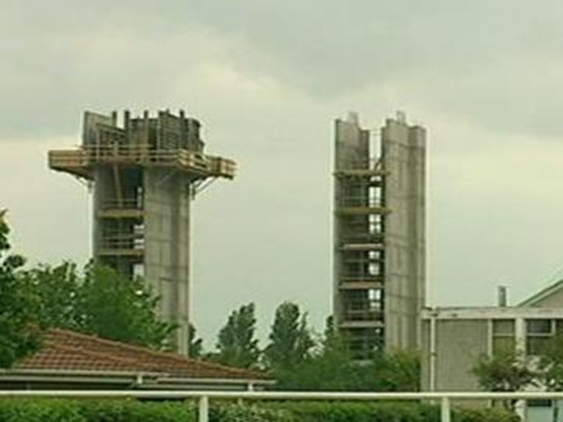 Construction - Decline enters second year