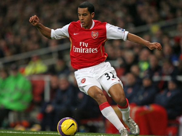 Theo Walcott set up the opening goal for Robin van Persie in the eighth minute.