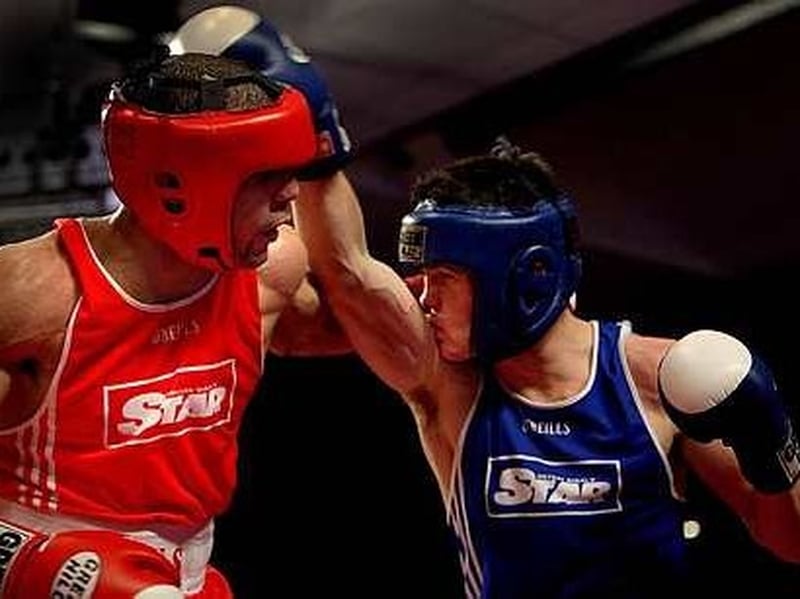 Darren Sutherland (l) overcame Darren O'Neill (r) in the middleweight final