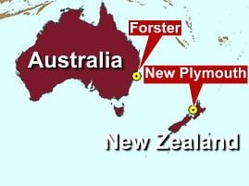 Tasman Sea - Two kayaked from Forster to New Plymouth