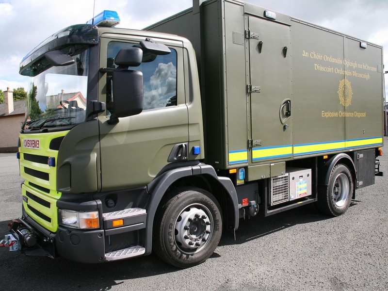 Army bomb disposal - Controlled blast after Lucan find