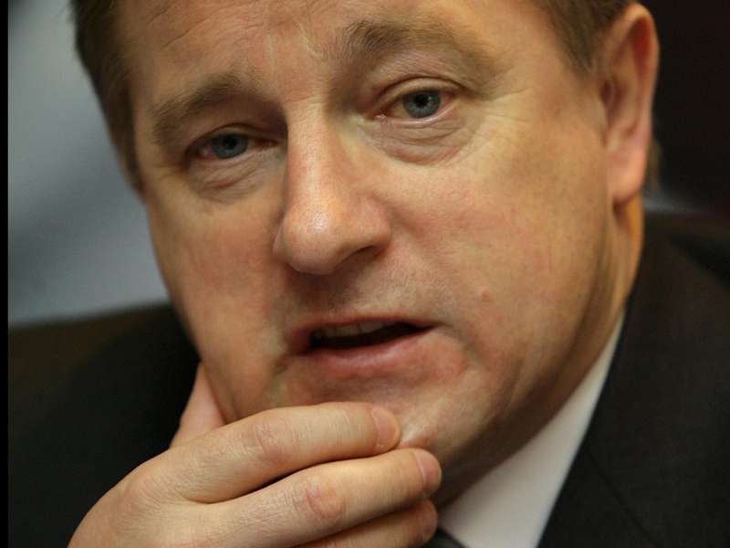 Eddie O'Sullivan admitted there is 'more pressure on (him) now' because of the poor performance at RWC 2007