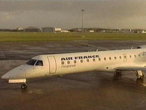 Shannon Airport - Full 50-seater departs for Paris