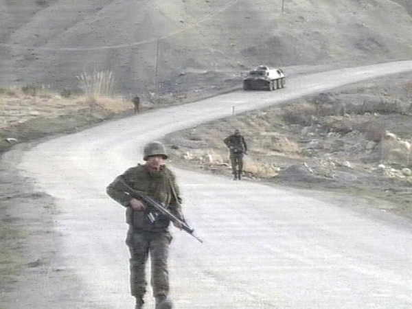Iraq - Conflicting reports on troop numbers, death toll