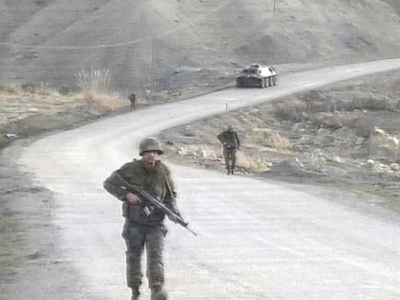 Iraq - Conflicting reports on troop numbers, death toll