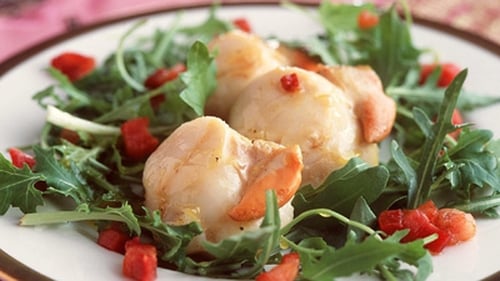 Roast scallops with shaved fennel, Curry oil and Sakura salad: Thomas Haughton