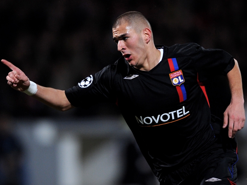 Karim Benzema would favour a move to Manchester or Milan