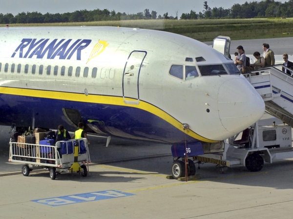 Ryanair - Six flights cancelled or delayed