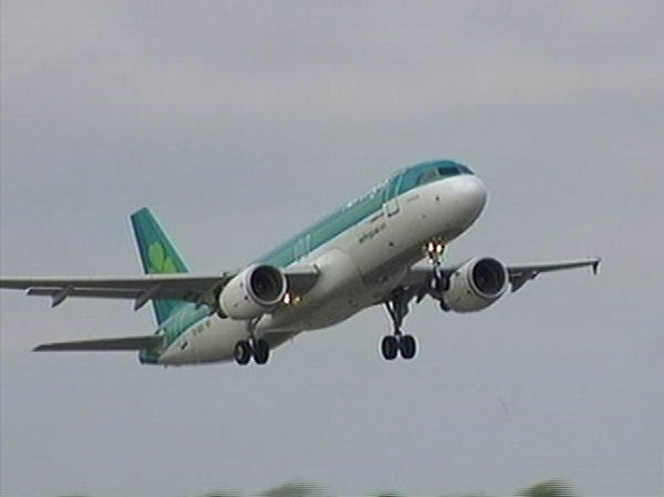 Aer Lingus - Plane returns to Dublin