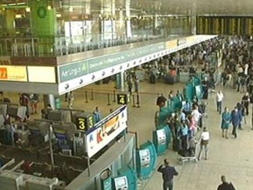 Aer Lingus - Tax 'inflicting serious damage'