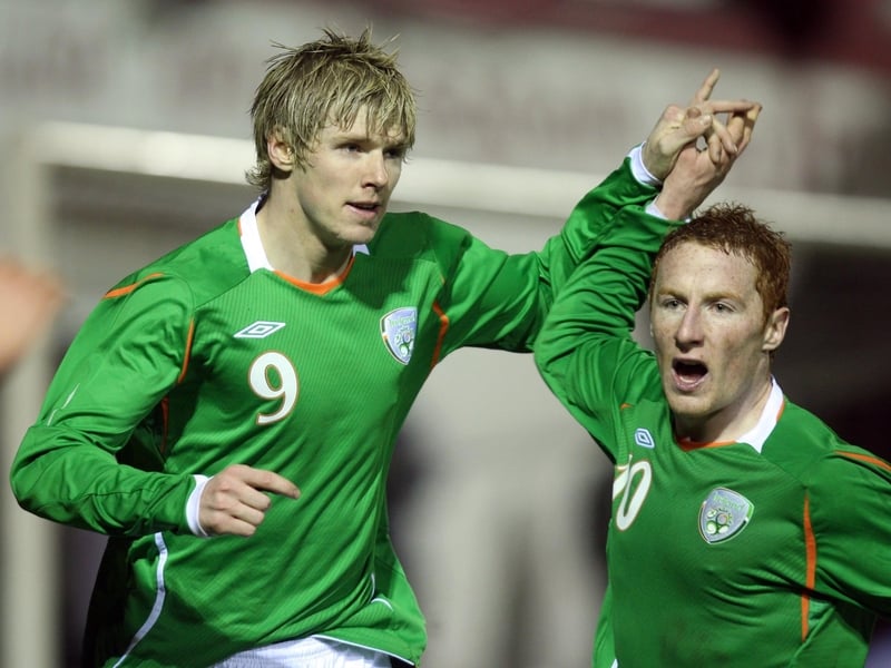 Andy Keogh celebrates his goal with Stephen Quinn