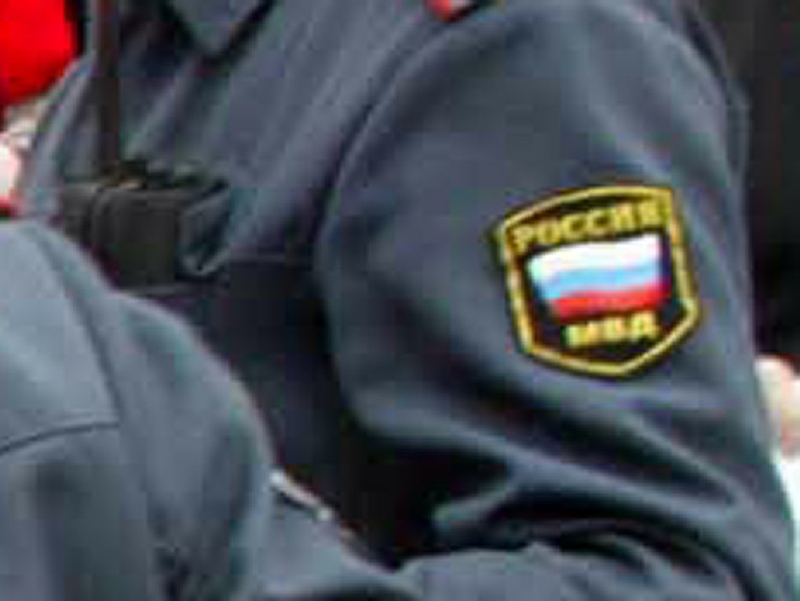 Russian Police - Russian officials negotiate with cult members