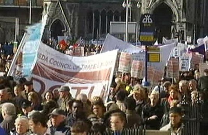 Demonstration - Against public health service
