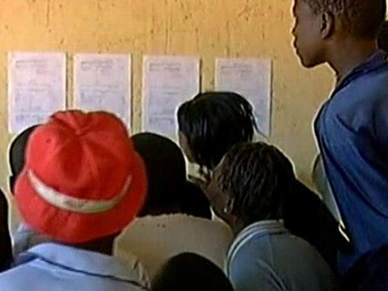 Zimbabwe election - Pressure to allow observers at a run-off