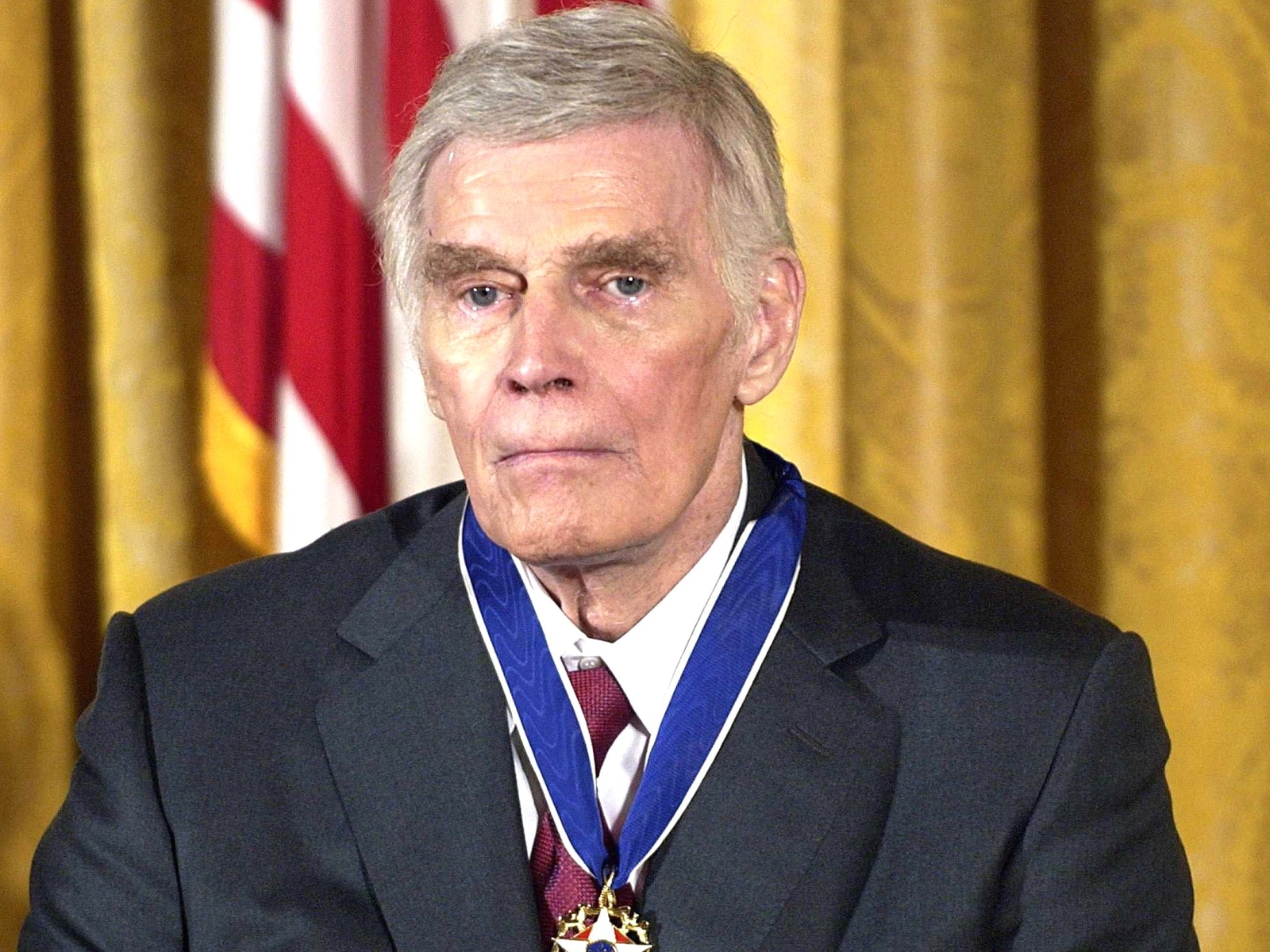 Charlton Heston dies aged 84(02)