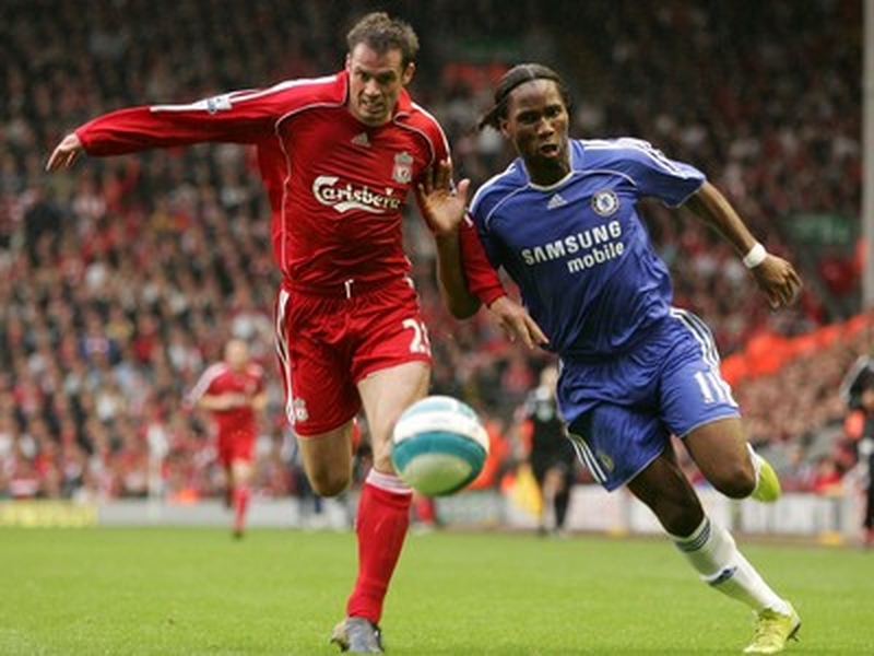 Rafa Benitez has briefed Jamie Carragher and the other Liverpool defenders in how to handle Chelsea striker Didier Drogba
