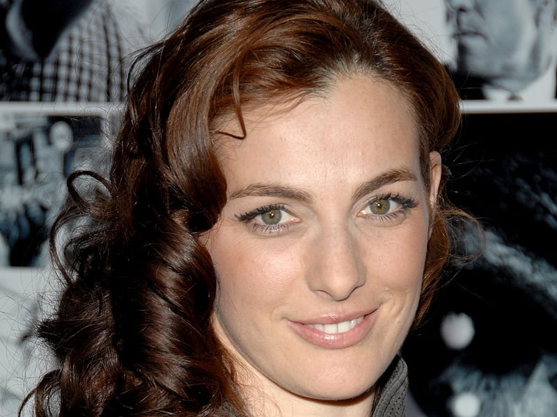 Zurer - To play Vittoria Vetra