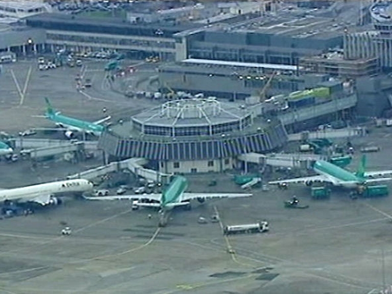 Air travel - Travel agents urge passenger protection