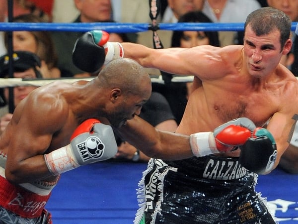 Joe Calzaghe won a scrappy light-heavyweight contest last weekend