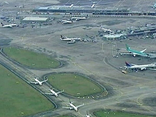 Air travel - Decrease in fares prompted drop in transport costs