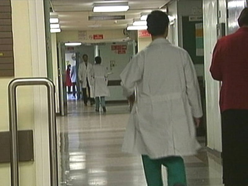 Hospitals - Report says wards often drab and dirty