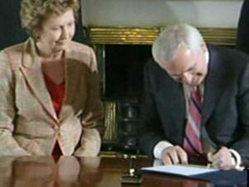 Áras an Uachtaráin - Bertie Ahern tenders resignation