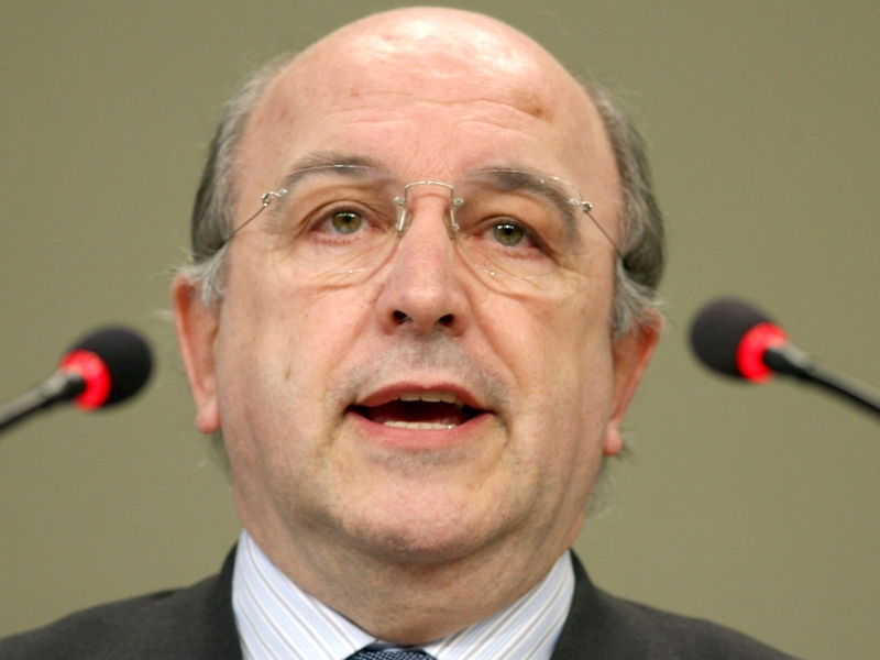 Joaquin Almunia - Urges support for Greece