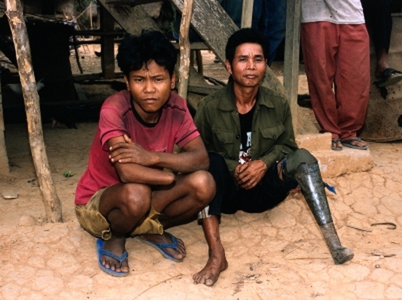 Laos - Thousands still at risk from cluster bombs