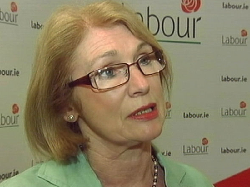 Jan O'Sullivan - Harney must fix HSE