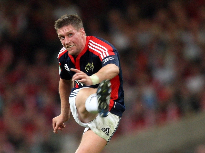 Ronan O'Gara will captain Munster when they take on the Scarlets