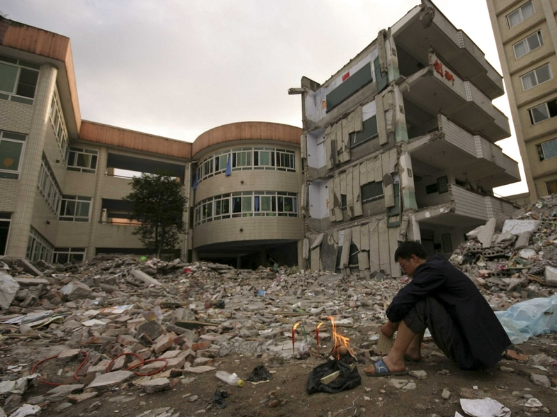 China - Money funnelled to quake victims