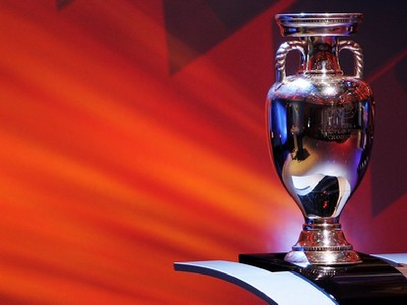 Italy will bid to host the 2016 European Championships