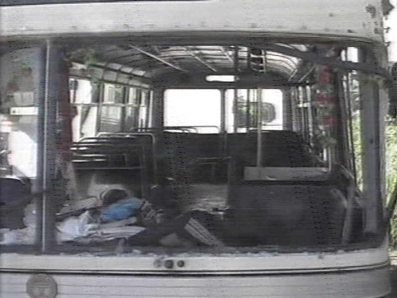 Sri Lanka - 21 dead in roadside blast