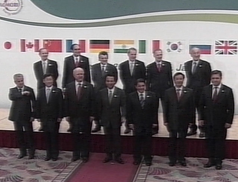 G8 summit - 'Downside risks persist'