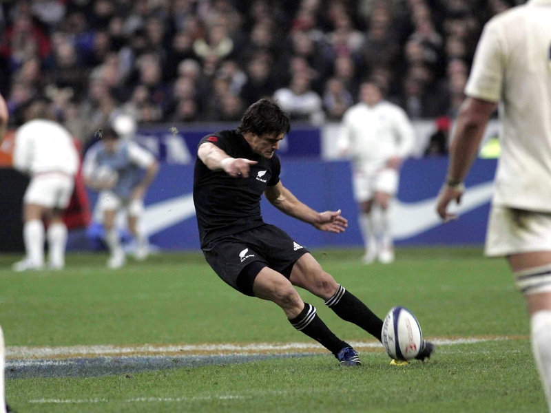 Daniel Carter was on the mark from placed balls as the All Blacks eased past the Wallabies