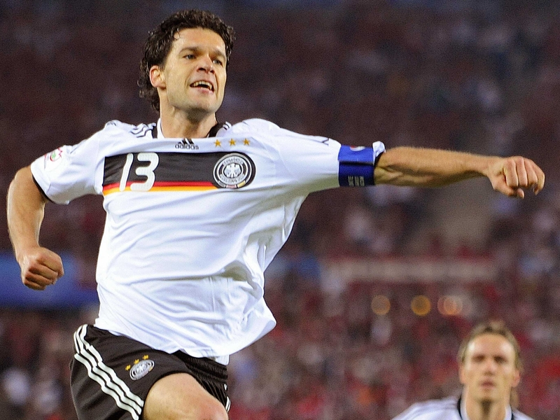 Chelsea's German ace Michael Ballack is keen for Hiddink to extend his stay at Stamford Bridge