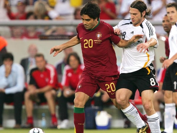 Deco and Torsten Frings will renew acquaintances in Basle on Thursday