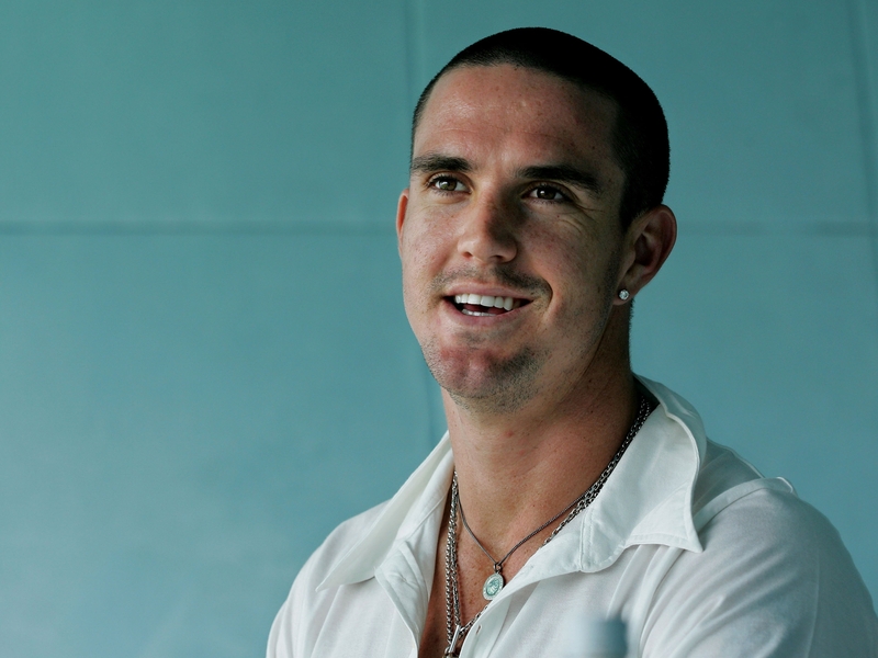 Kevin Pietersen did well in the field, but couldn't stem the late surge of runs that put New Zealand in a dominant position