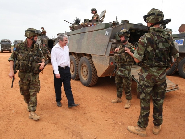 Willie O'Dea - Met Irish troops at Goz Beida