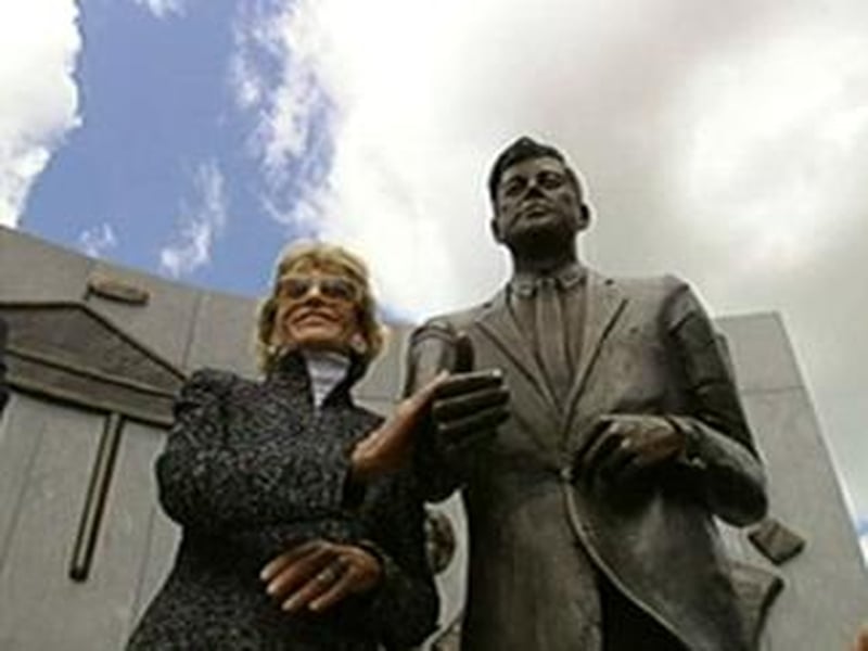Jean Kennedy Smith - Bronze JFK sculpture unveiled