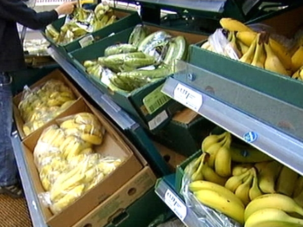 Fruit prices - Fyffes' costs jump