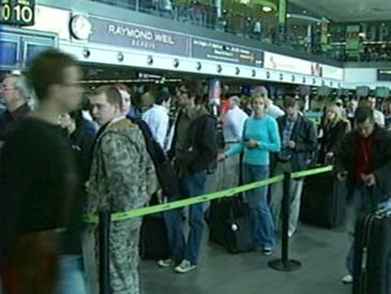 Dublin Airport - Travel plans disrupted for thousands of passengers